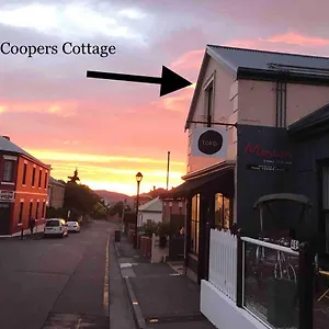  Apartment Coopers Battery Point