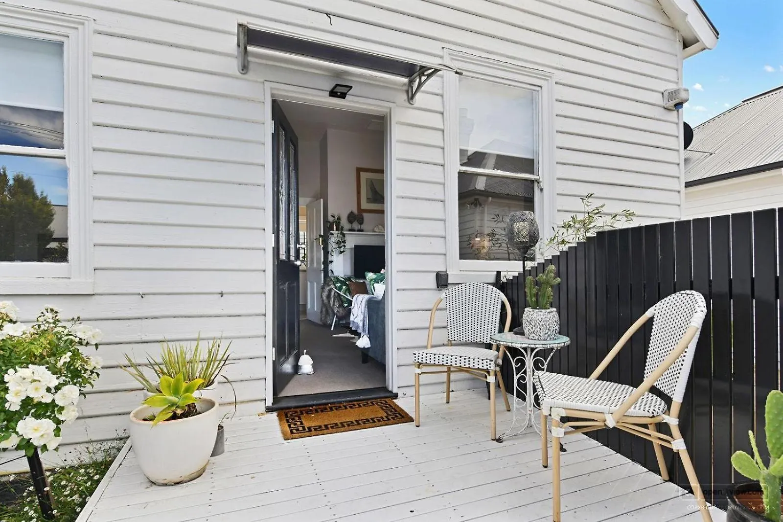 North Hobart Cottage contacts